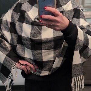 Elegant Black and White Plaid Women's Wrap